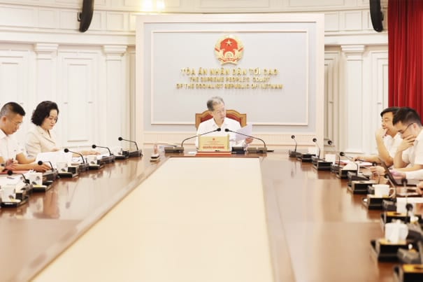 Đồng chí Chánh án Tòa án nhân dân tối cao Nguyễn Văn Quảng phát biểu tại buổi làm việc. (Nguồn: Toaan.gov.vn)