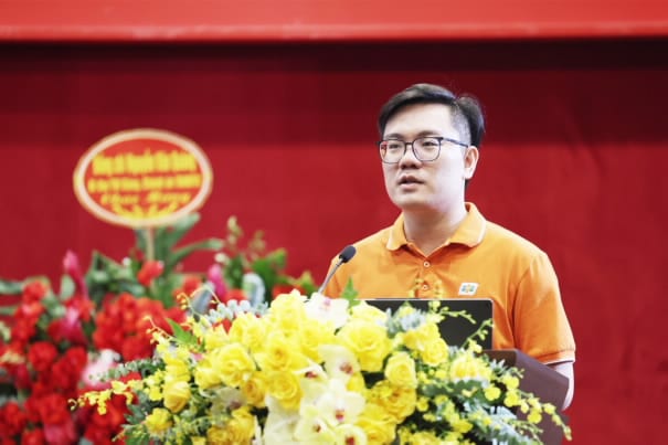Đại diện Công ty FPT giới thiệu Nền tảng. (Nguồn: Toaan.gov.vn)